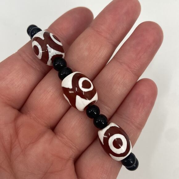 Red and white Beaded adjustable bracelet - Picture 2 of 4